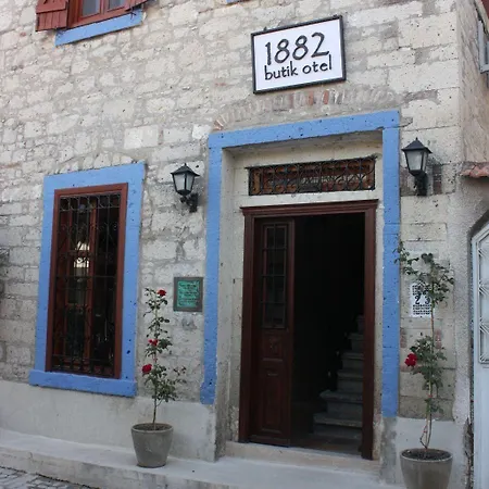 1882 (adults Only)
